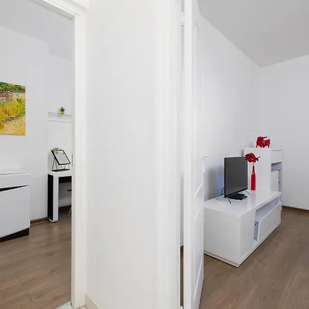 Apartment Rynek Sienny Cosy By Bookinghost *