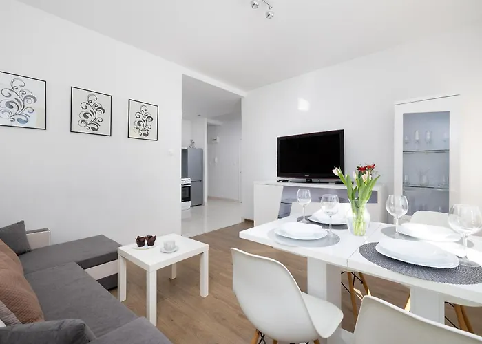 アパート Rynek Sienny Cosy By Bookinghost